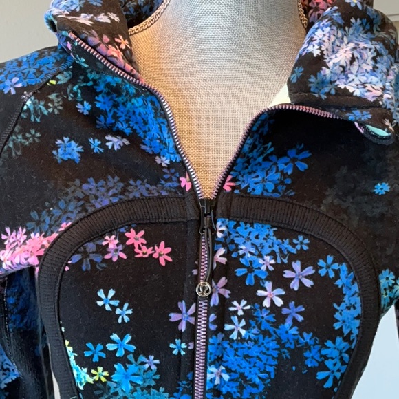 Lululemon Scuba Jacket, Black with Floral Print.  Size 6, Barely worn. - Picture 2 of 5